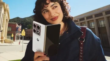 تصميم جديد.. موتورولا تكشف هاتف Razr Fold القابل للطي كالكتاب